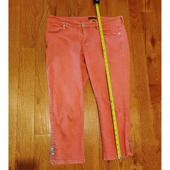 New York & Company Pink Coral Capri Jeans Size 12 with Button Hem Detail - Picture 4 of 6